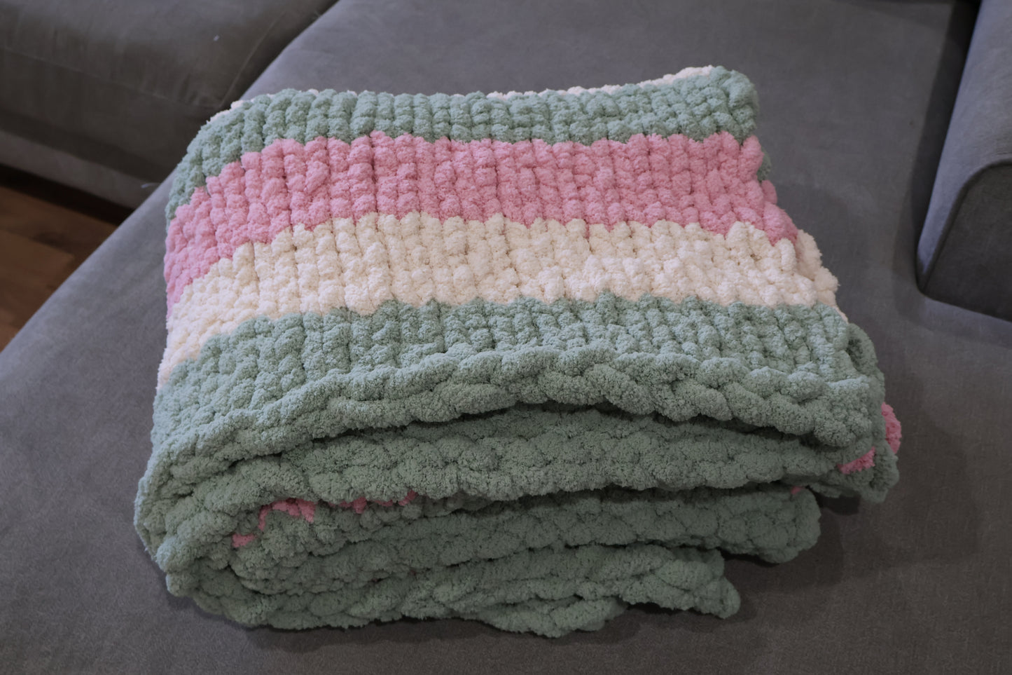 Medium Throw (100cm x 140cm)